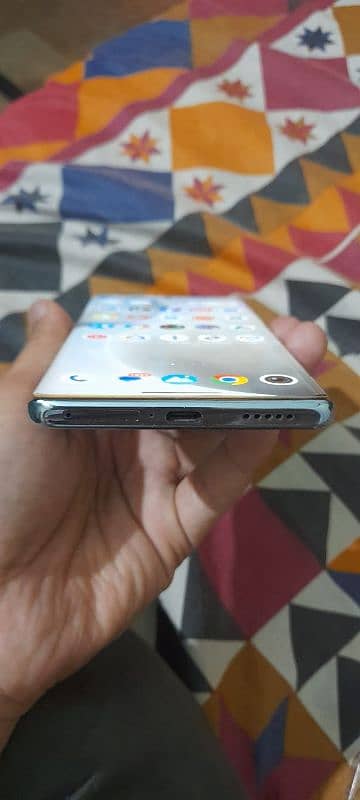 VIVO V30e Edge screen (8/256) IN WARRANTY 0