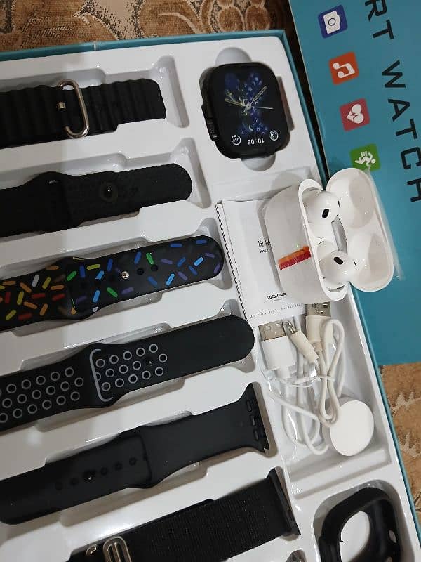 Crown 8 + 1 Ultra 2 Smart Watch 3