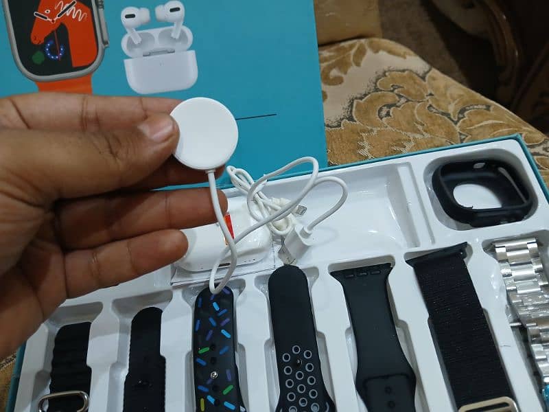 Crown 8 + 1 Ultra 2 Smart Watch 4