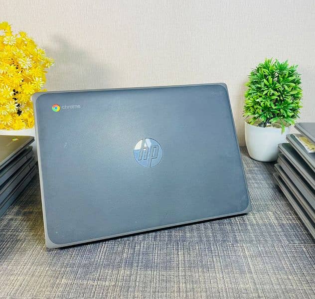 Laptop/Hp g8 Chromebook touch 4/32 GB SSD-3hours - 2029+update type c 1