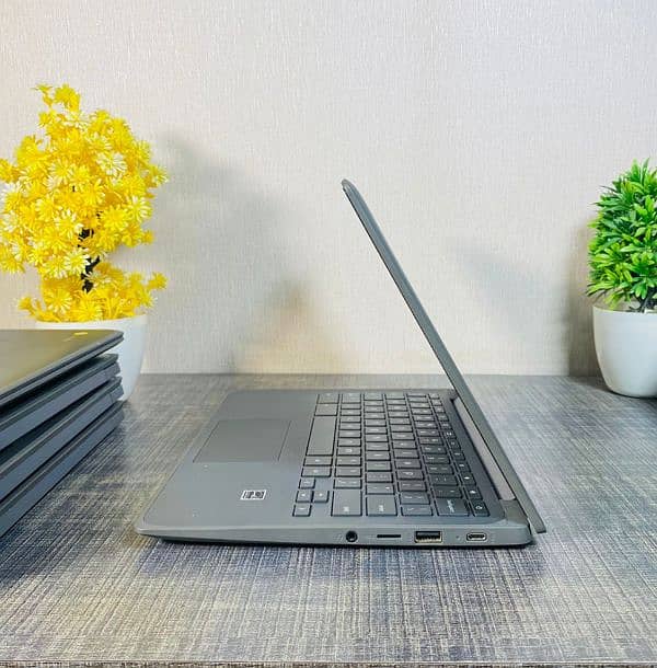 Laptop/Hp g8 Chromebook touch 4/32 GB SSD-3hours - 2029+update type c 5