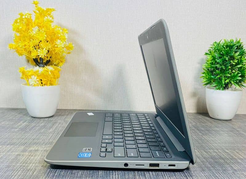 Laptop/Hp g8 Chromebook touch 4/32 GB SSD-3hours - 2029+update type c 8