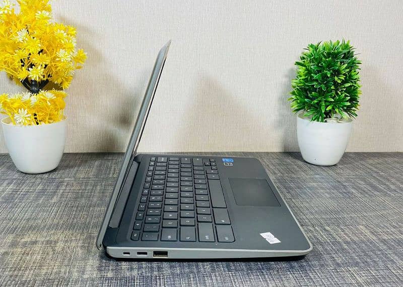 Laptop/Hp g8 Chromebook touch 4/32 GB SSD-3hours - 2029+update type c 9