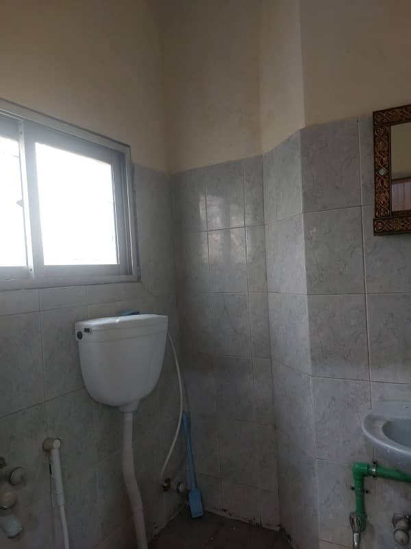 STUDIO ROOM AVAILABLE FOR RENT IN G10/ I&T CENTER 4