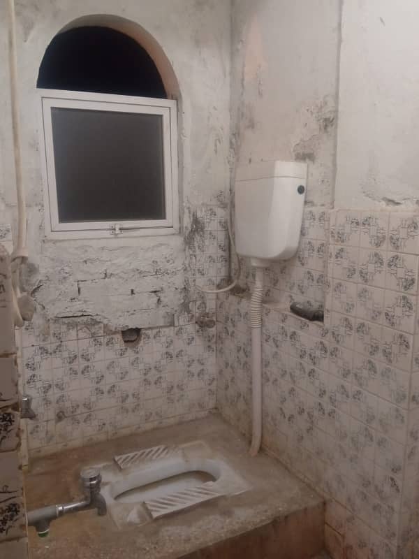 STUDIO ROOM AVAILABLE FOR RENT IN G10/ I&T CENTER 5