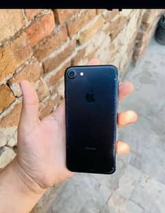 iphone7 non pta 128 03236062723. only whtsapp