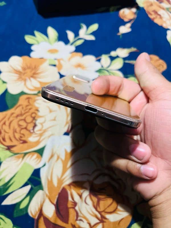 Vivo v23e 8+4/128 4