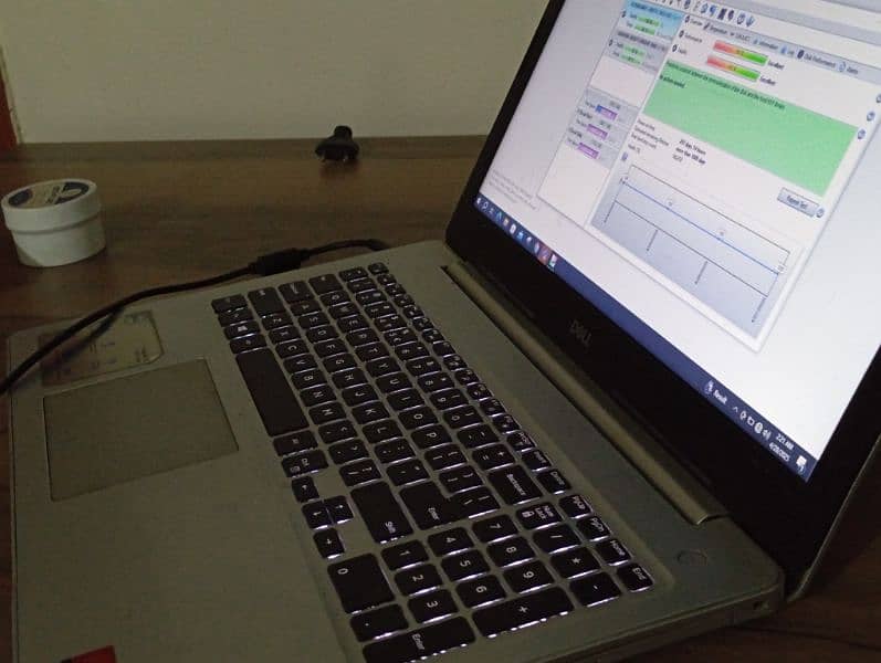 Dell Inspiron 15 5570 | core i7 8th generation | 4gb Radeon GC 1