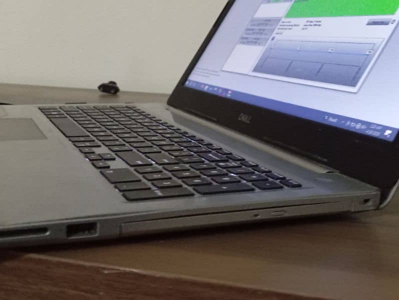 Dell Inspiron 15 5570 | core i7 8th generation | 4gb Radeon GC 4