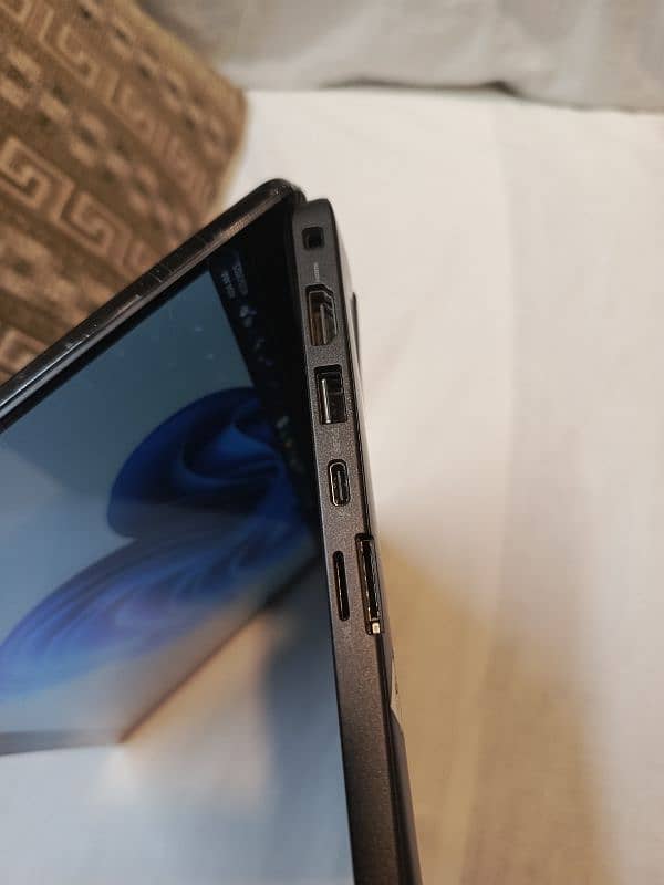 Dell Latitude 7320 3