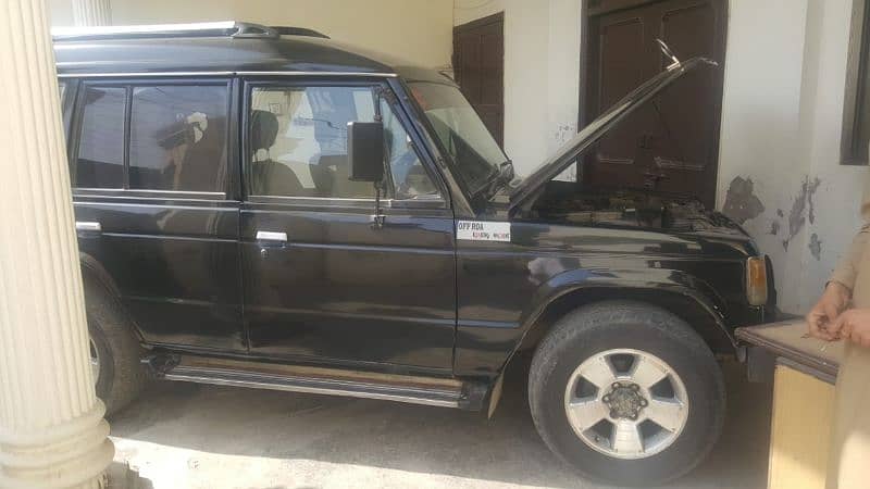 Mitsubishi Pajero 1987 diesel high roof 5 door 0