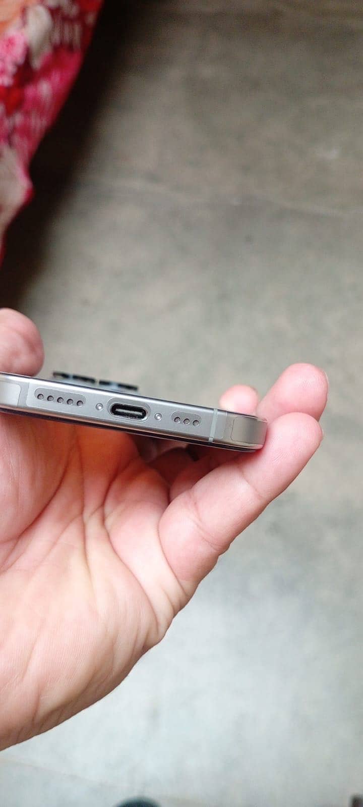 Iphone 16 pro jv 128 gb  natural titanium 3