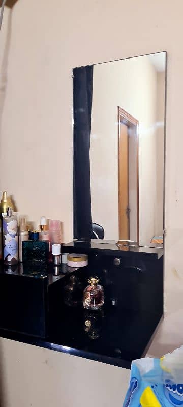 dressing table 0