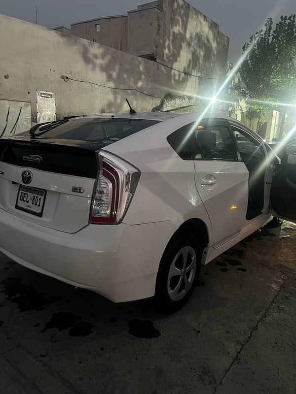 Toyota Prius 2012 4