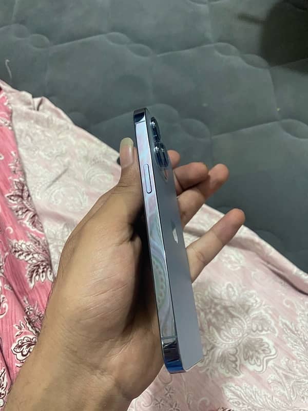 iphone 13 pro factory unlock /128gb 3 months sim working 1