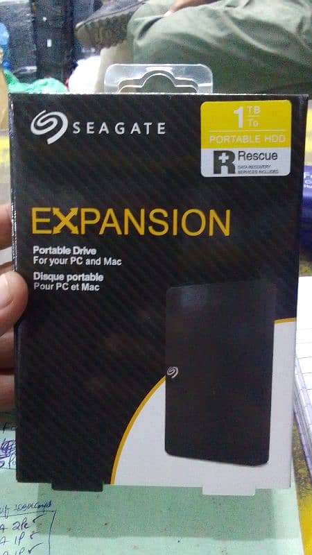 Seagate .  WD 1