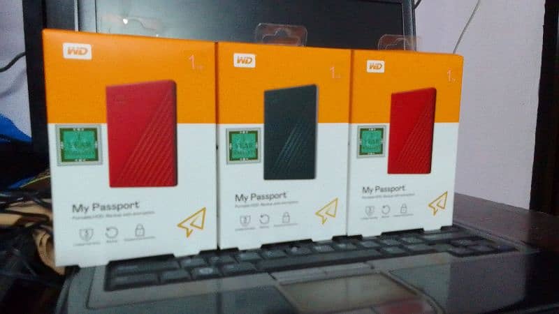 Seagate .  WD 4