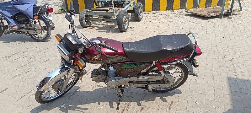 Honda CD 70 red colour 1
