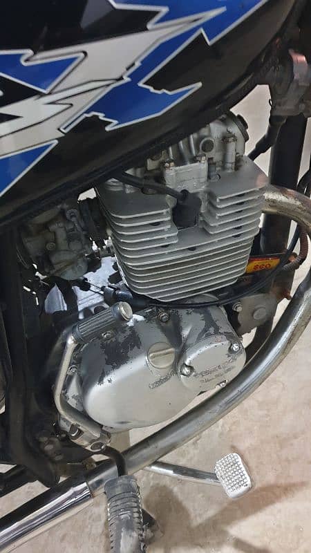 Suzuki GS150 2