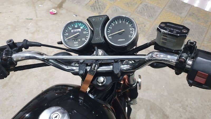 Suzuki GS150 4