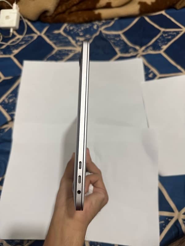 macbook pro 2017 4