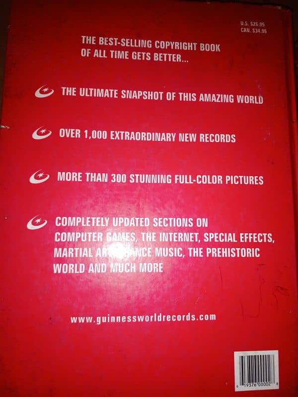 Guinness World Record Books 2001 and 2004 3