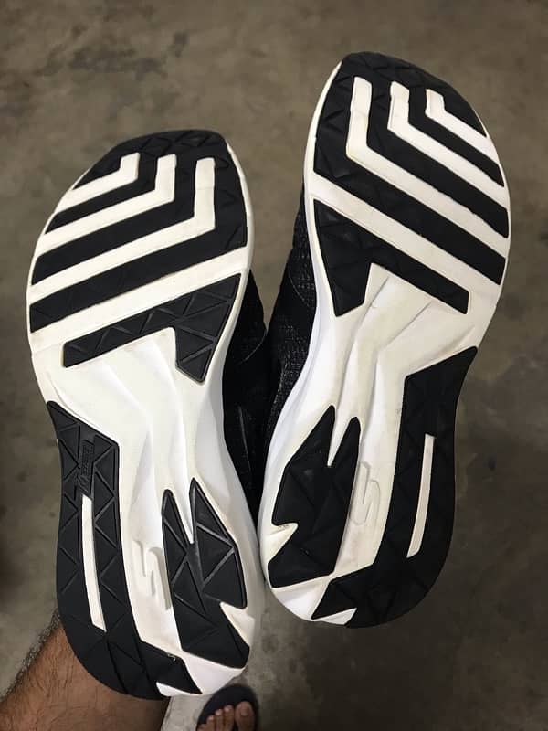 Adidas asics nike puma sketchers 16