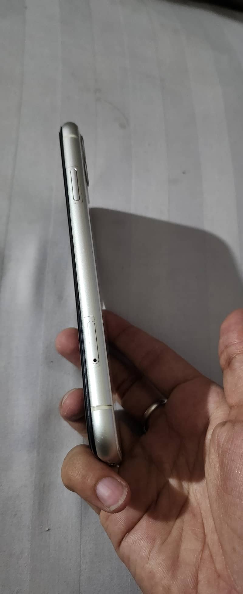 Iphone 11  128GB. 03356200154 3