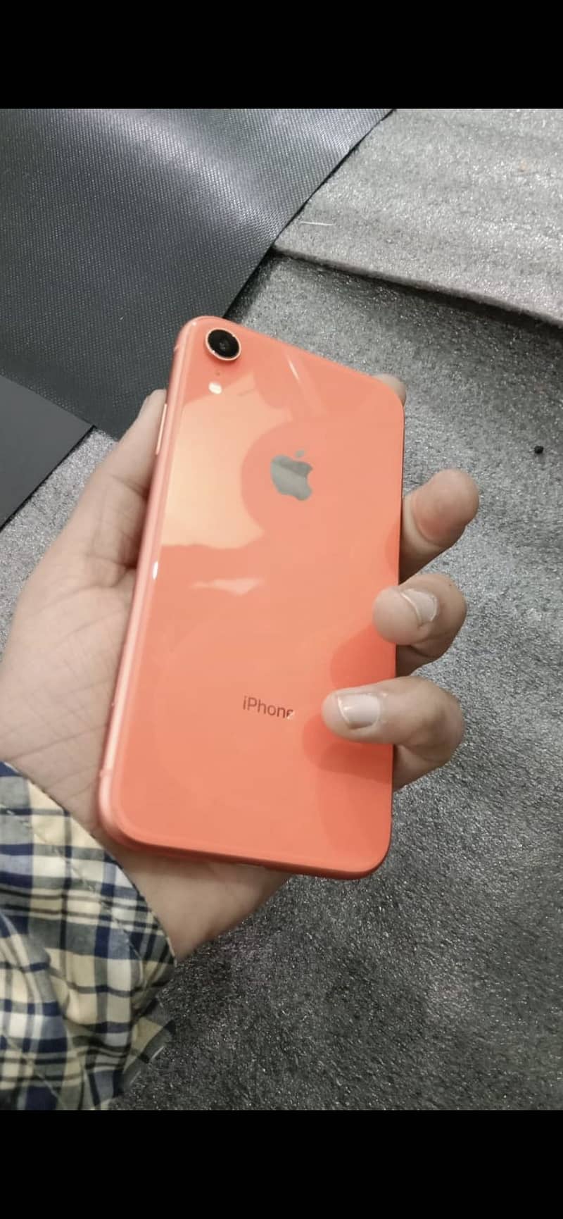 I phone xr 64 GB 2