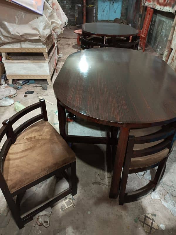dainig tables 6.8. 4. siters glass top 4