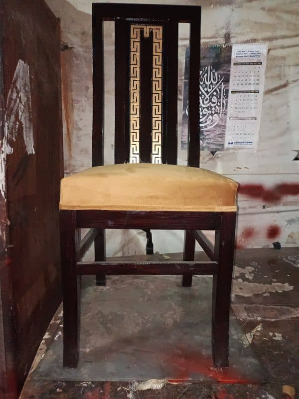 dainig tables 6.8. 4. siters glass top 7