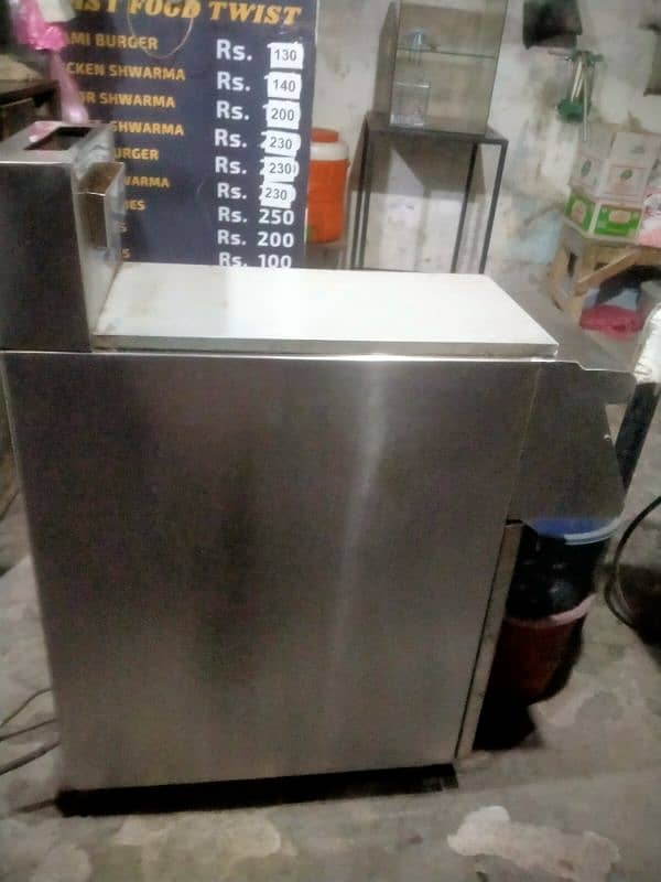 Aslam alikum all brother fryer for sale. 1