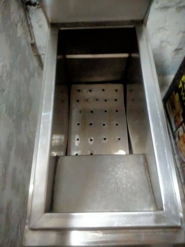 Aslam alikum all brother fryer for sale. 6