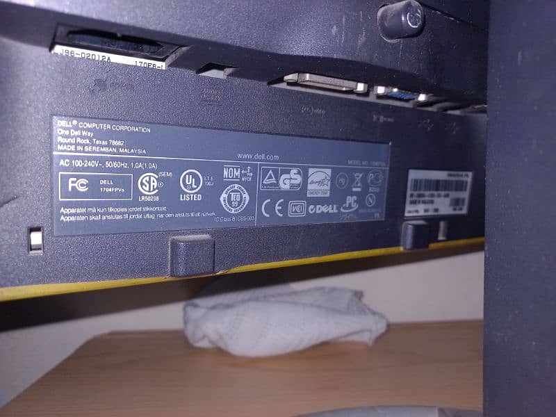 LCD Dell 17 inches screen with hydraulic stand 4