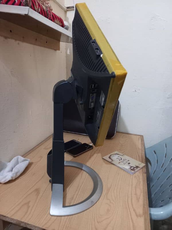 LCD Dell 17 inches screen with hydraulic stand 6