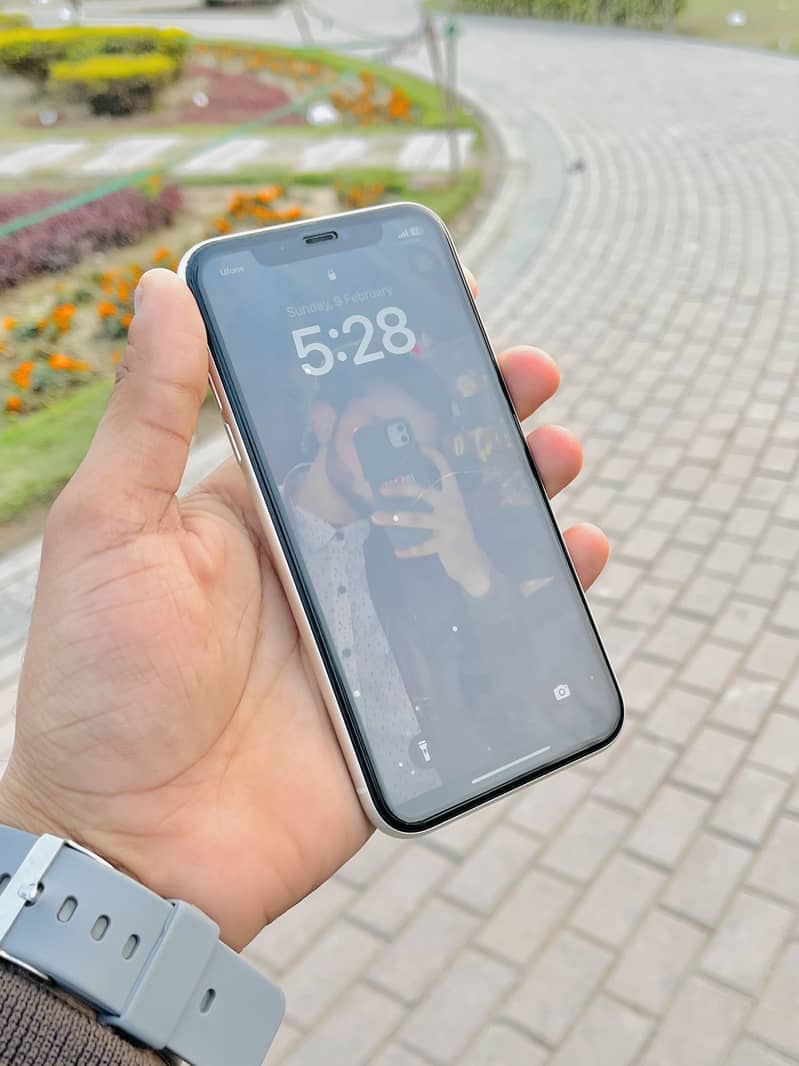 iPhone 11 urgent sale 1