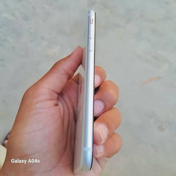 iPhone SE 2022 2nd generation non pta 30000 3