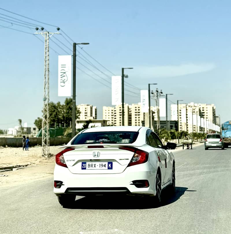 Honda Civic 2020 1
