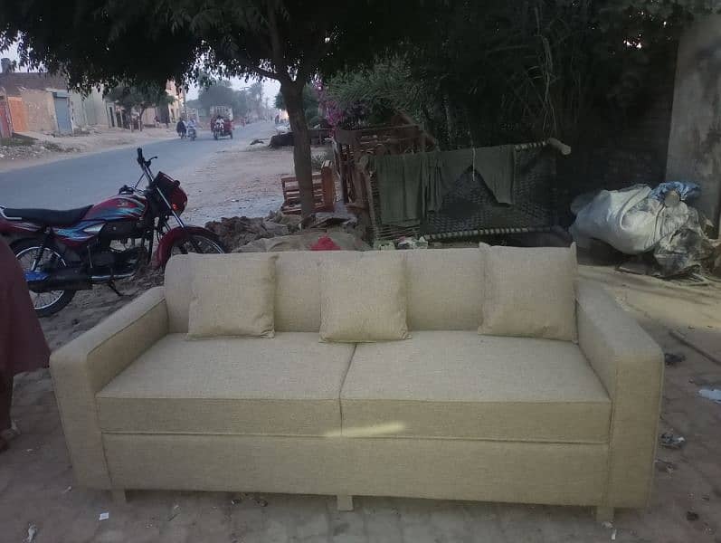 Sofa. 3. sitair 0