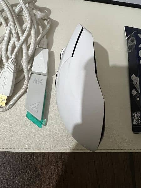 Wireless 4khz gaming mouse PAW3398 2