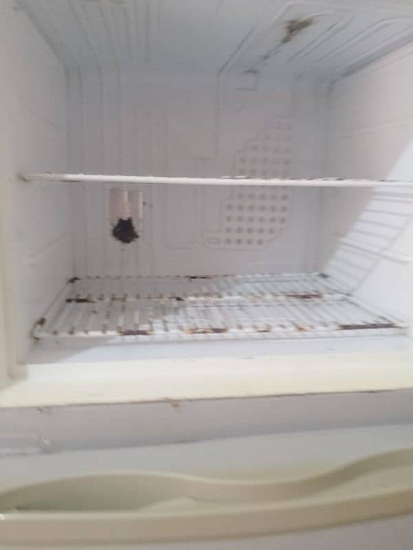 DAWALANCE REFRIGERATOR OLD MODEL 1