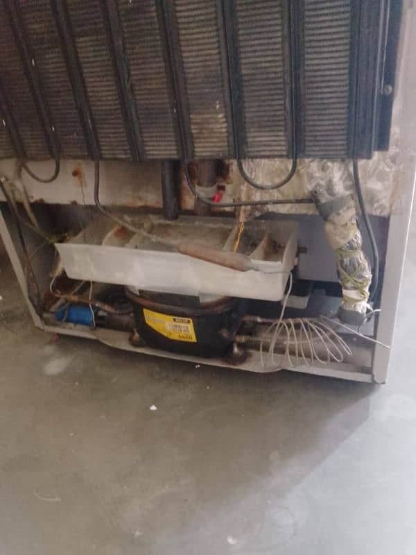 DAWALANCE REFRIGERATOR OLD MODEL 2