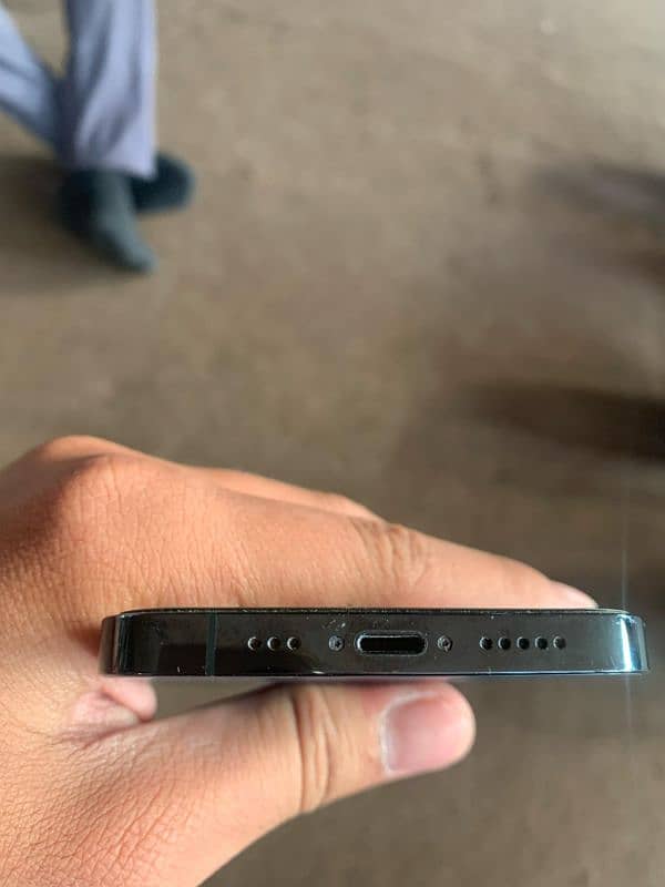 iphone 12 pro J. V lush conditions 10/10 100% battery health 2