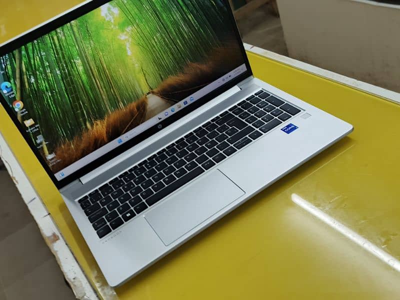 Hp ProBook 450 G8 11th Gen i7 16 Ram 256SSD 3