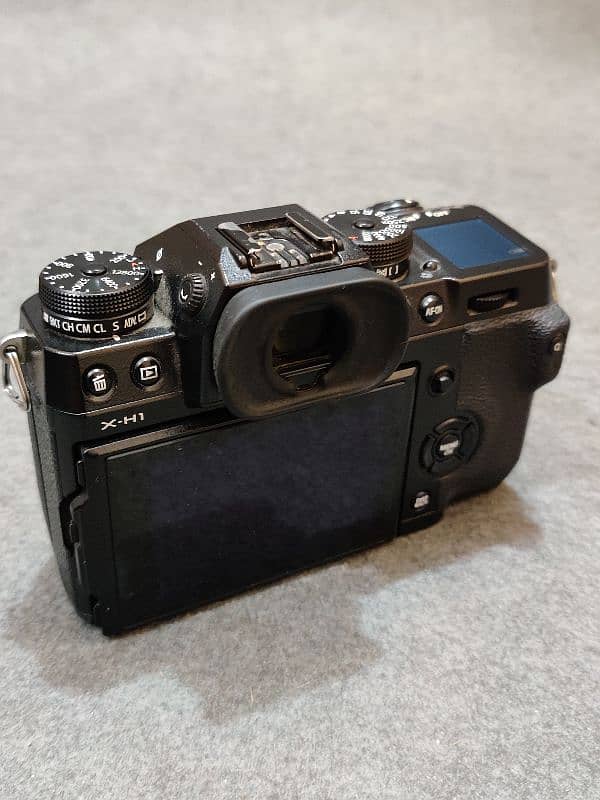 Fujifilm XH1 With 56mm 1.2 & 23mm 1.4 5