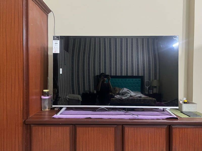 glance smart technology by LG. Double panel urgent sale 3