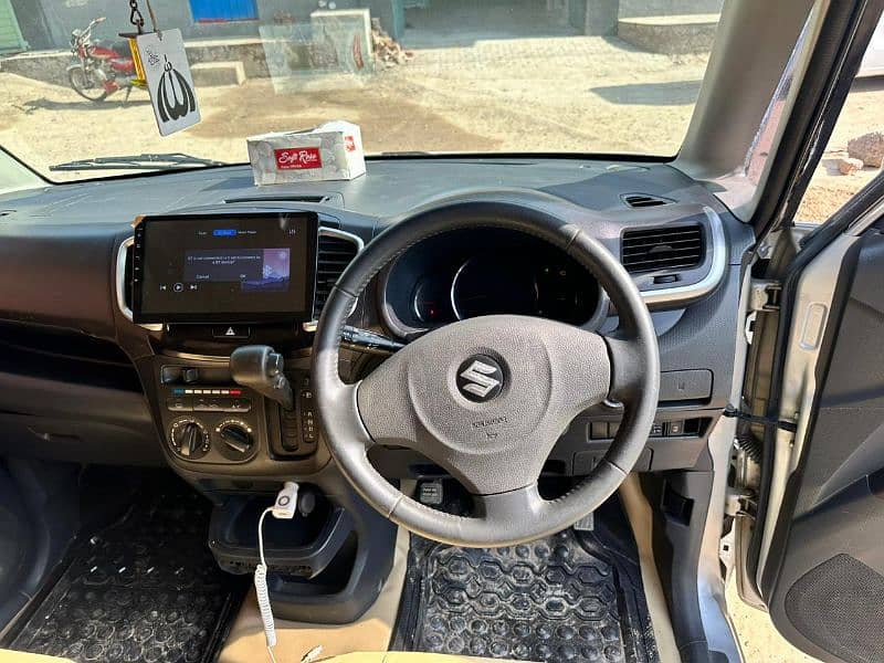 Suzuki Solio 2018 10