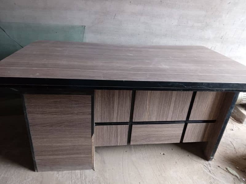 office furniture 1 table 2sofa 1 chair 0
