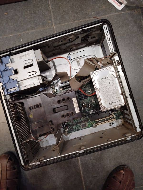 cpu . 250 GM hard 4 GB card motherboard 0