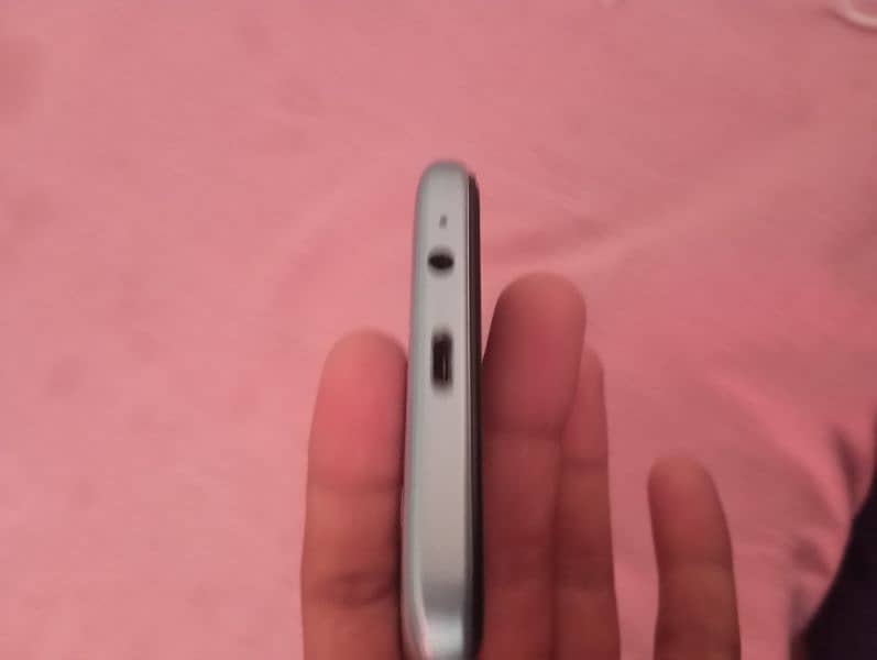 Infinix hot10i 4/128 2